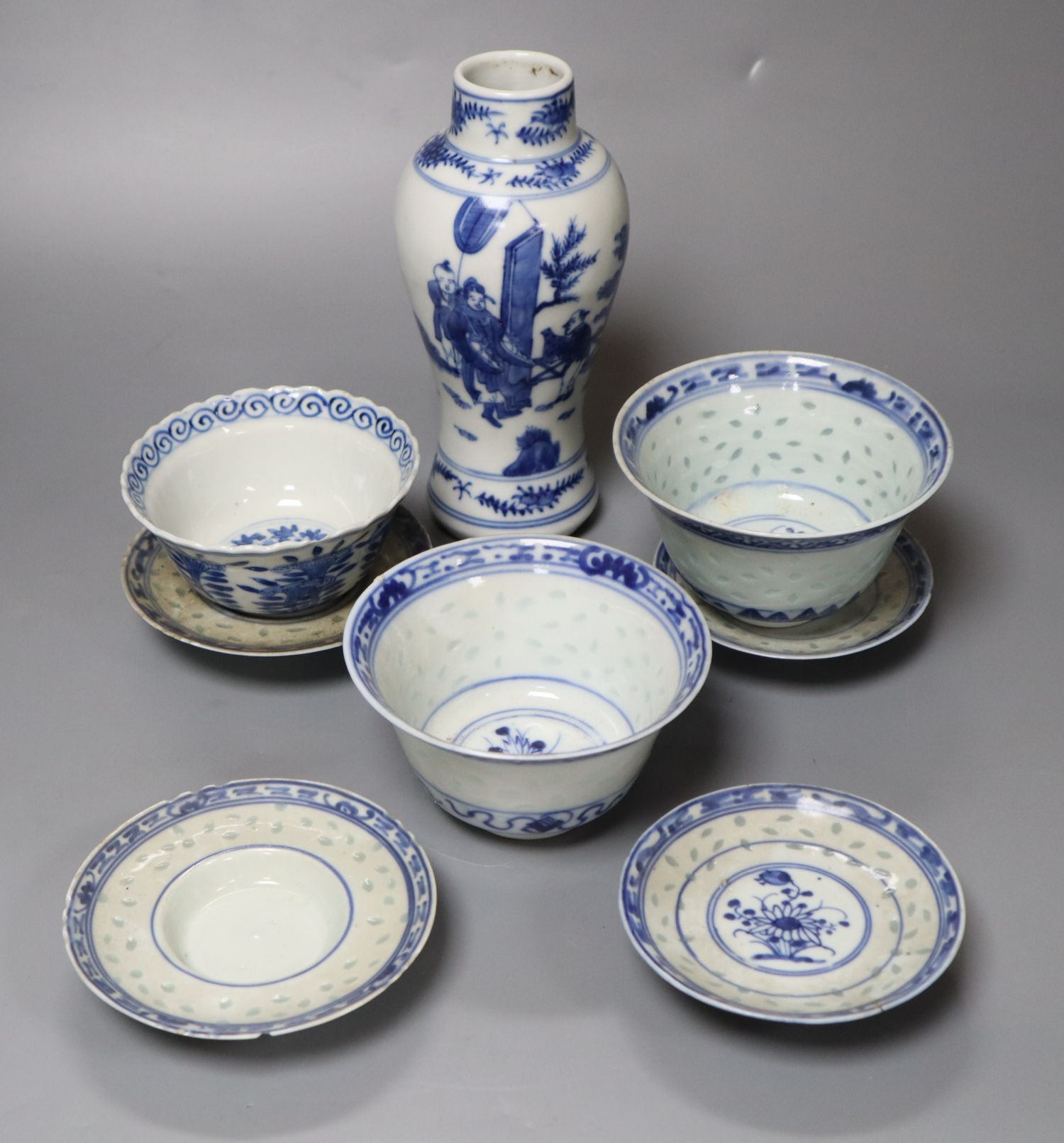 A Chinese blue and white baluster vase, 17cm, three Chinese bowls and four stands